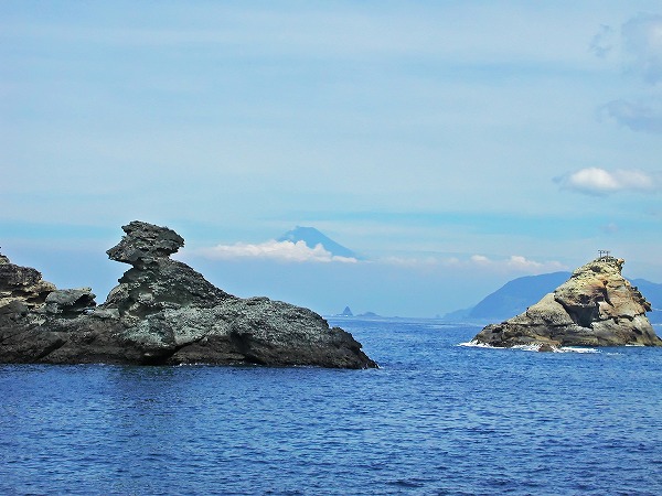 海空風景 岩のフリー素材 無料画像のプロ・フォト 無料写真素材集＞風景・自然・景色＞海・海岸・砂浜＞umi0093-024