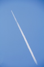青空と飛行機雲 pla0023-009